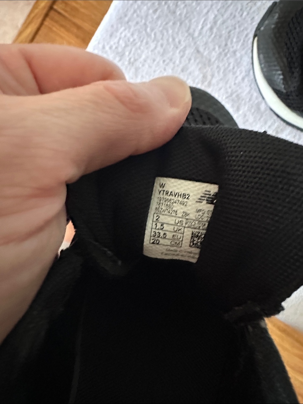 Boys New Balance Rave Run Velcro strap - Picture 2 of 9